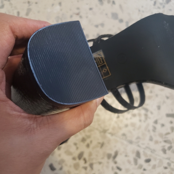 Fashion Nova- Snake skin Strappy Block heel - Picture 6 of 8